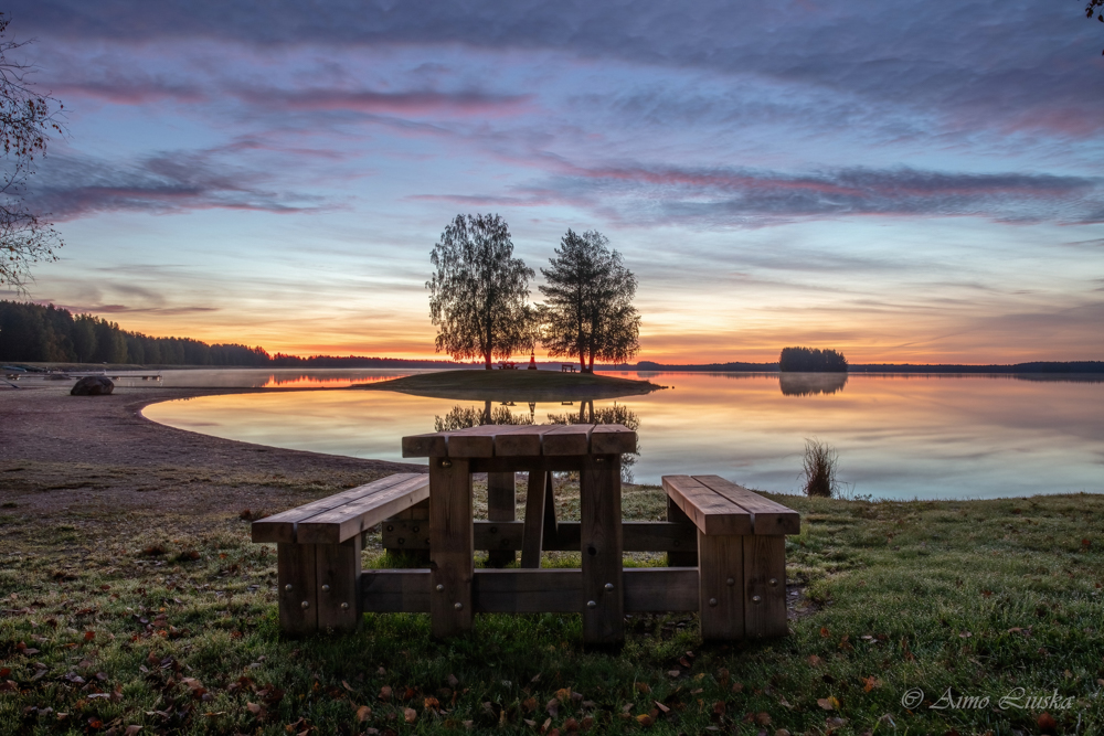 Aamu järvellä