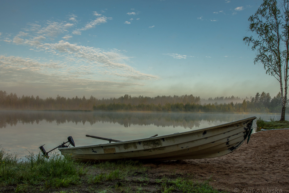 Aamu järvellä